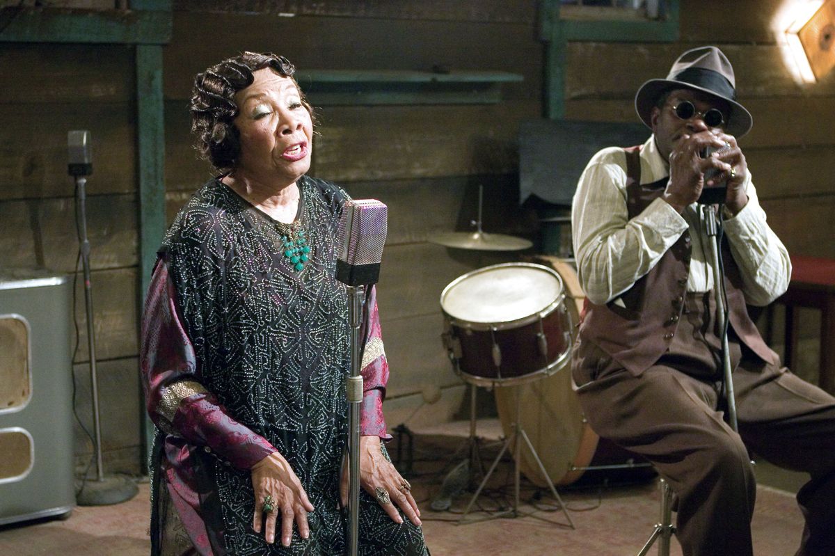 Mable John synger her i filmen Honeydripper.
