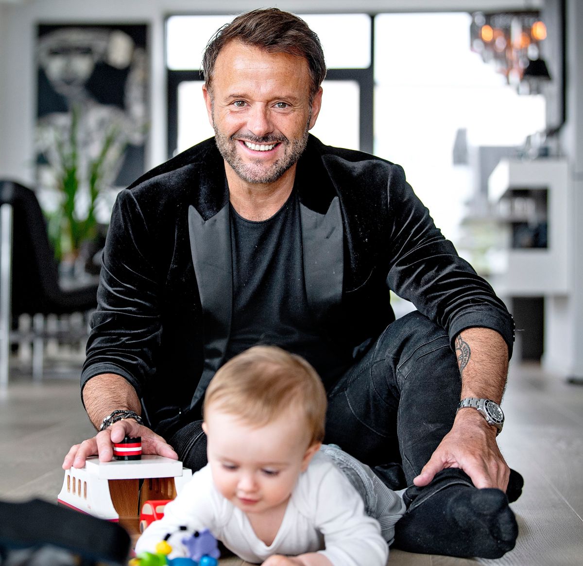 Dennis Knudsen med sin søn Lucas.