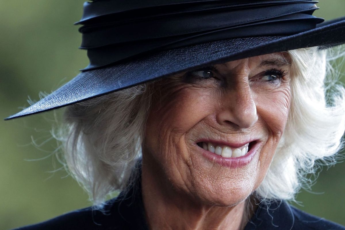 Dronning Camilla har siden sin svigermors død været rundt i store dele af Storbritannien med sin mand, Storbritanniens nye monark kong Charles.