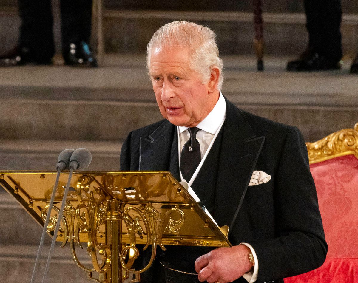 Kong Charles vil stryge hans søn, prins Harry, og hans bror, prins Andrew, af listen over dem, der kan regere Storbritannien i hans fravær.