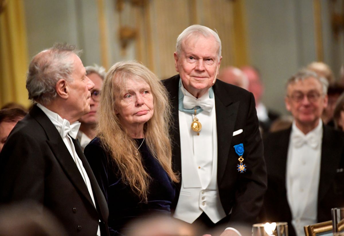 Medlemmerne af Det Svenske Akademi, Per Wastberg, Kristina Lugn og Kjell Espmark (th.).