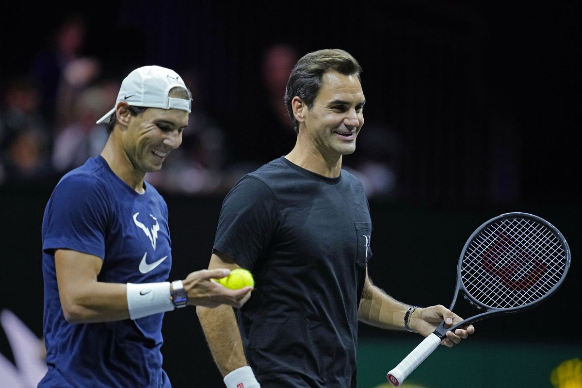 Roger Federer og Rafael Nadal danner fredag par i O2 Arena i London.