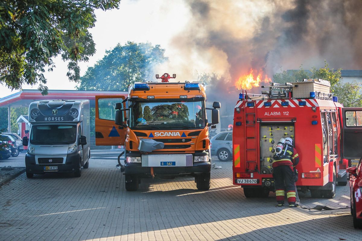Kraftig brand i Ejby.