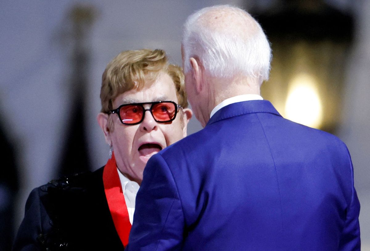 Elton John blev hyldet af de 2000 fremmødte gæster.