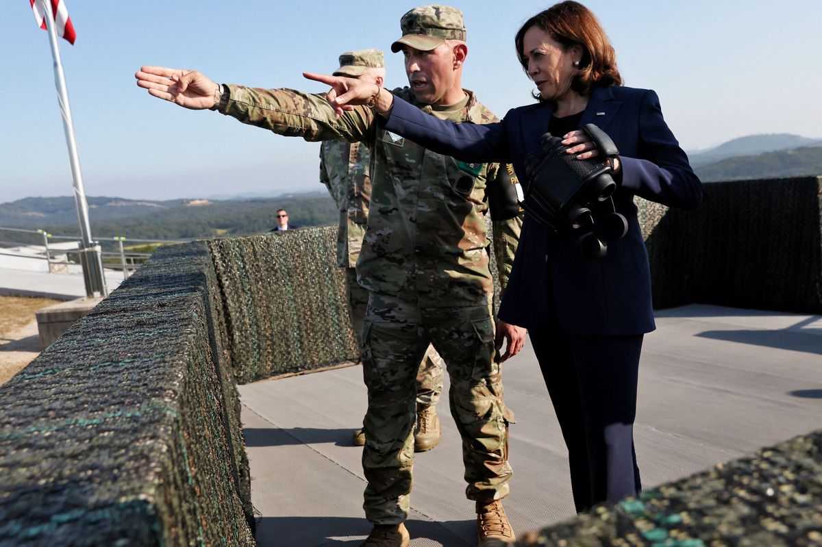USA's vicepræsident, Kamala Harris, besøgte i denne uge Sydkorea og den demilitariserede zone, der adskiller Nordkorea og Sydkorea. Både før og efter Harris' besøg har Nordkorea affyret ballistiske missiler.