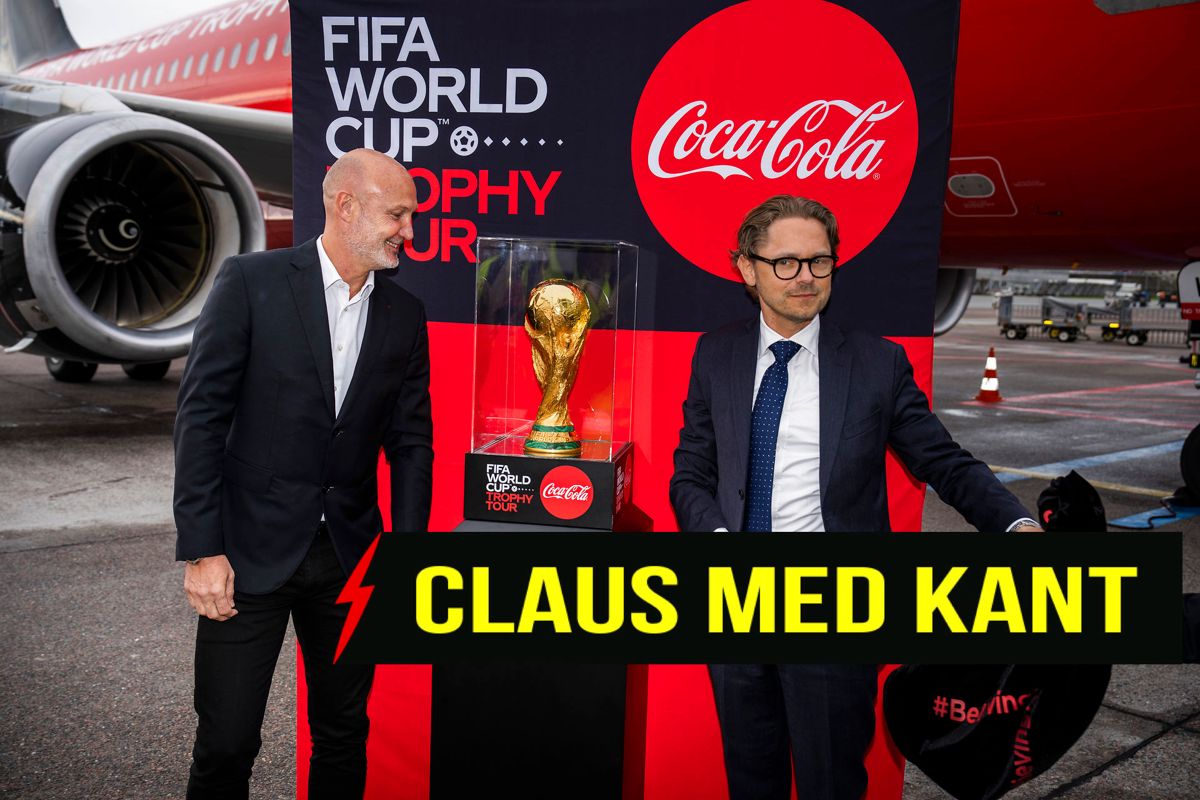 Frank Leboeuf og Direktør for Coca-Cola Danmark, Klaus Borello. VM-trofæet landede i Kastrup Lufthavn onsdag den 28. september 2022 og blev modtaget af den franske fodboldlegende Frank Leboeuf samt repræsentanter for Coca Cola.