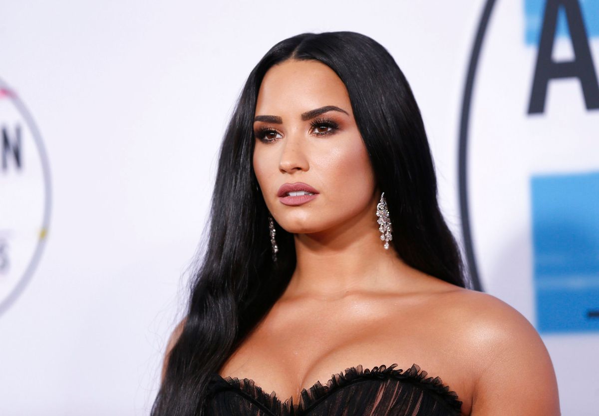 Demi Lovato viser nu sin nye kæreste frem.