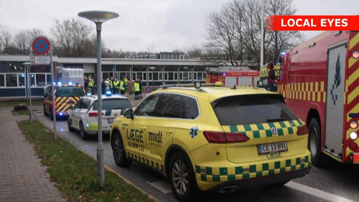 Der kom masser af udrykningskøretøjer til Skjoldhøjskolen.