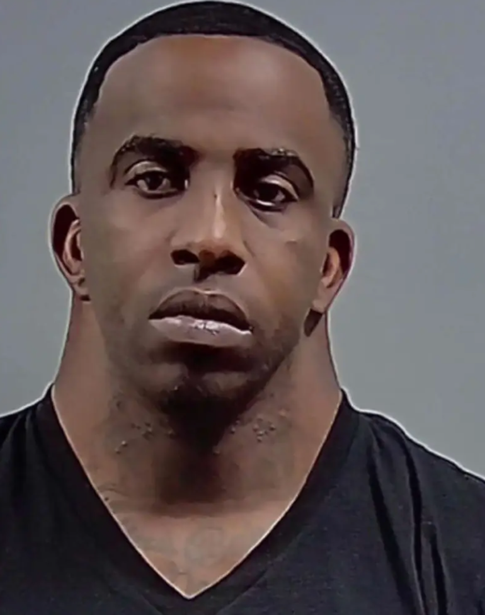 Det seneste mugshot er fra weekenden, hvor 'Tyrenakken' atter røg bag tremmer.