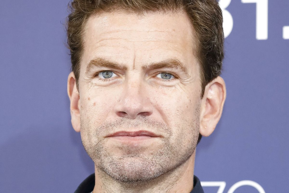 "Agent" centrerer sig om Joe, spillet af Esben Smed, der er agent i underholdningsbranchen. En lang række celebre ansigter laver såkaldte cameos i serien, hvor de spiller karikerede udgaver af sig selv. Blandt andre X Factor-veteranen Thomas Blachman, tidligere statsminister Helle Thorning-Schmidt og udenrigsminister Lars Løkke Rasmussen. (Arkivfoto).