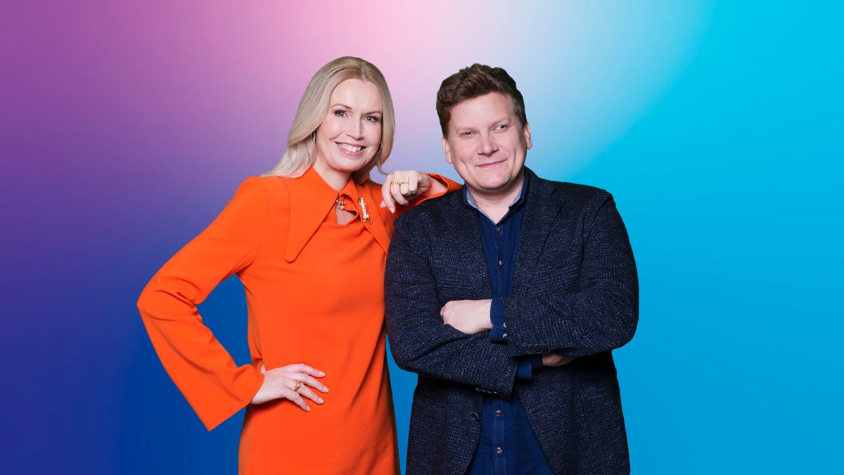 Dans Melodi Grand Prix-værterne Tina Müller og Heino Hansen.