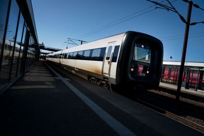 Mange togansatte bliver overfaldet. Ifølge forbundsformanden for Dansk Jernbaneforbund, oplever alt for mange kolleger i togene et alt for råt arbejdsmiljø.