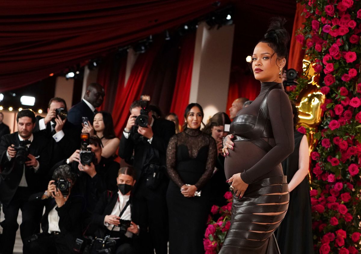 Rihanna ankommer til Oscar Awards-prisuddelingen søndag.