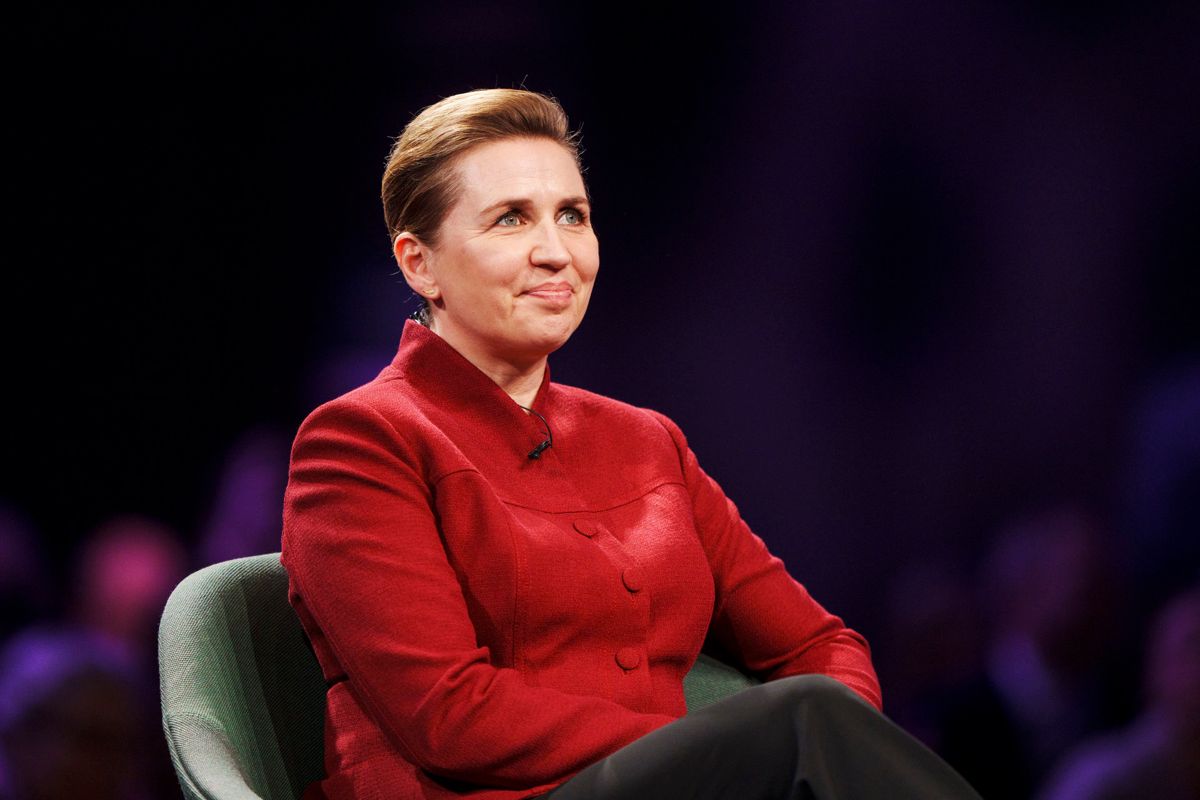 Statsminister Mette Frederiksen kan se frem til mange flere penge i statskassen, end hidtil forventet.