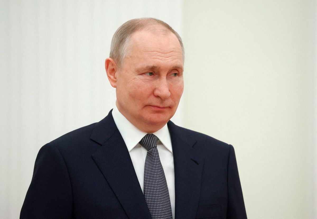Hvis Vladimir Putin bliver anholdt, så er det en krigserklæring mod eksempelvis Tyskland, lyder det fra præsidentens højre hånd.