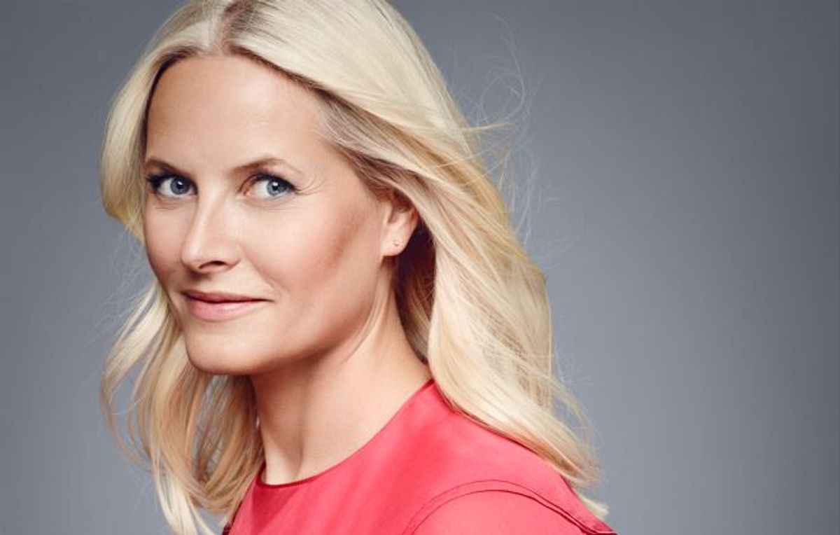 Mette-Marit er blevet bidt af en gal væv.