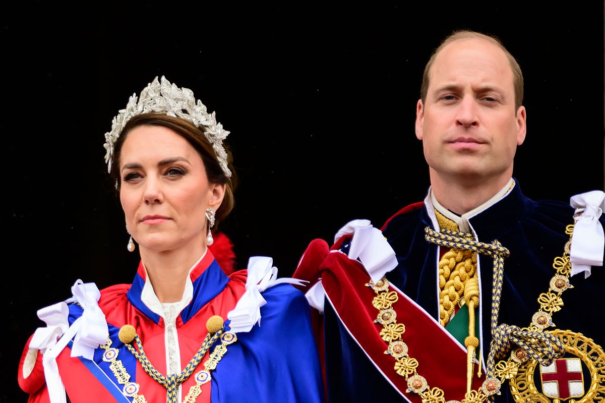 Prinsessen er gal over, at kun fire af hendes familiemedlemmer var inviteret til kroningen.