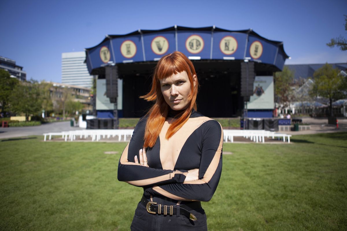 Oh Land udkommer med et nyt album til september, som hun skal turnere med i efteråret. Her indgår singlen "Bleeed", som udkom den 14. april. Foto: Michelle Berg.