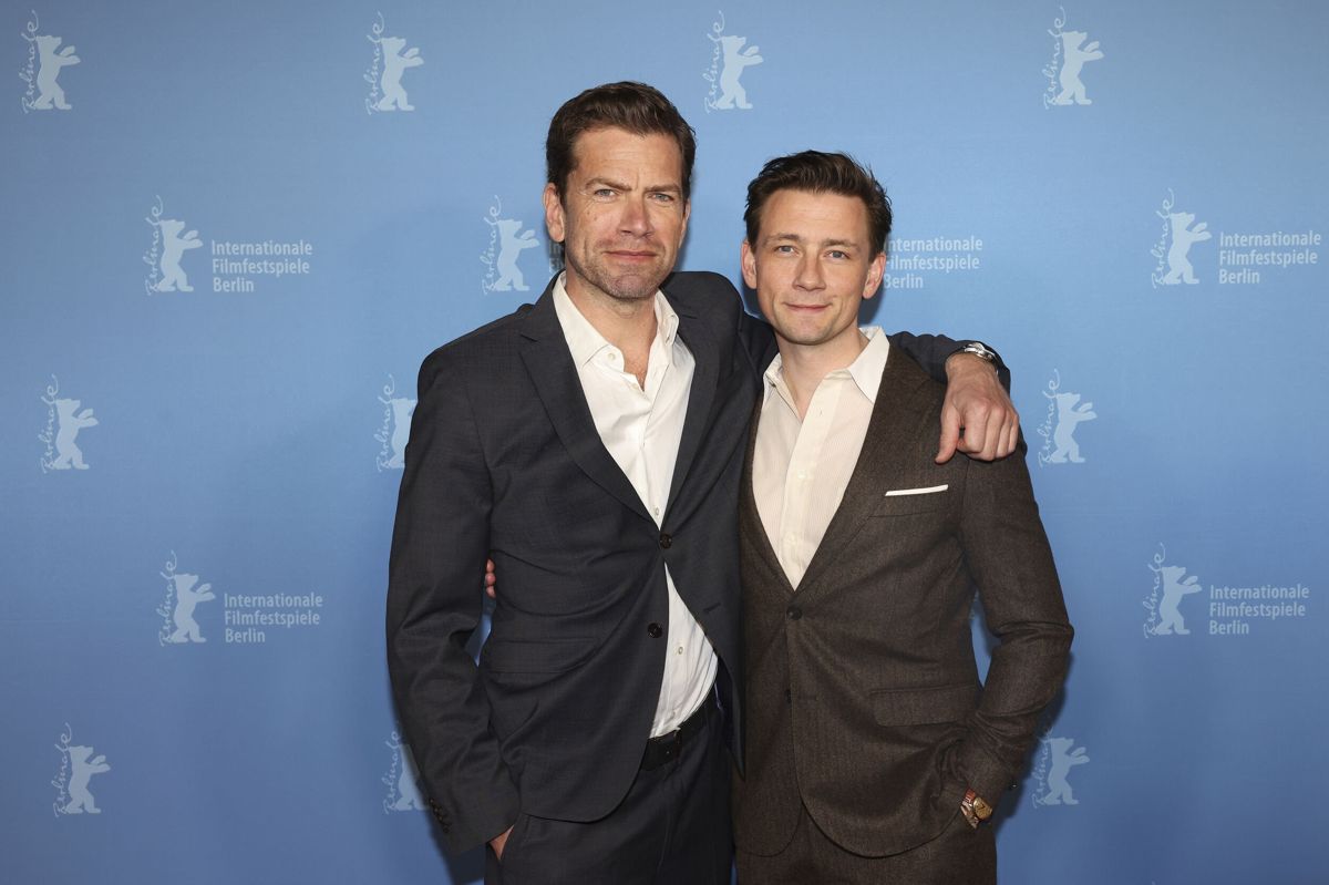 I februar havde den kommende TV 2-serie "Agent", som er instrueret af Nikolaj Lie Kaas, verdenspremiere ved Berlinalen. På billedet ses han sammen med Esben Smed, som spiller hovedrollen i serien.