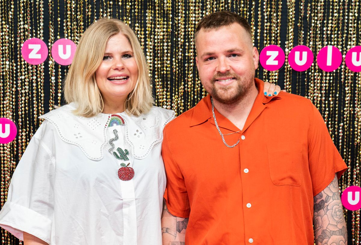 Sofie Linde ses her sammen med gemalen Joakim Ingversen.