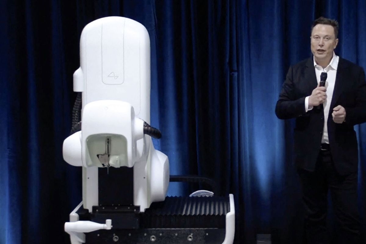 Elon Musk var med til at grundlægge Neuralink i 2016. I starten af 2022 søgte selskabet for første gang om lov til at lave forsøg på mennesker. (Arkivfoto).
