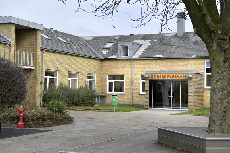 Bagterpskolen i Hjørring er en af de skoler, der får besøg af Teatergrad og deres forestilling "Krig i børnehøjde". De kommer også til Skagen Skole, Lendum Skole samt to skoler i Brønderslev, Hedegårdsskolen og Skolegades Skole.