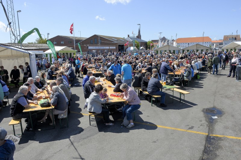 Skaldyrsfestivalen udvider og sælger flere billetter. Her foto fra tidligere år. Arkivfoto: Diana Holm