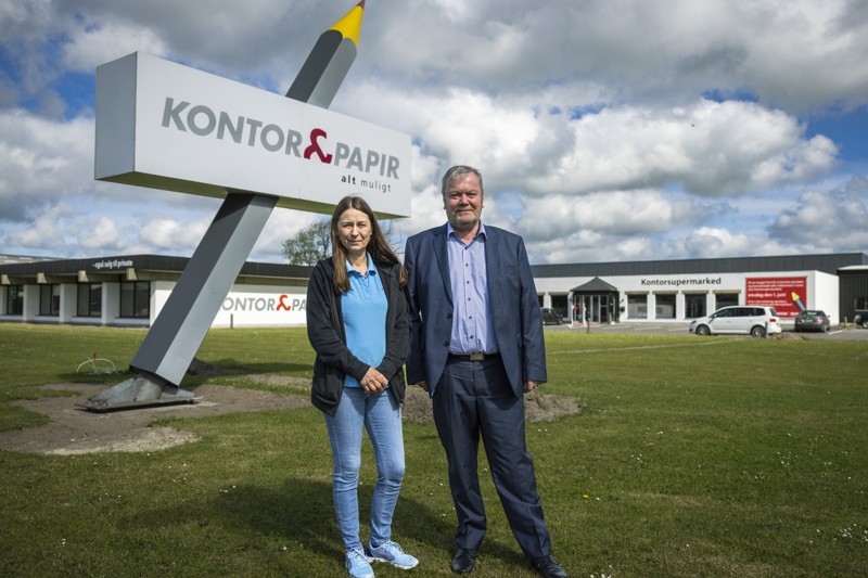 Helle og Michael Ravn har glædet sig til at byde kunderne velkommen i nye lokaler på Farøvej. Foto: Martél Andersen