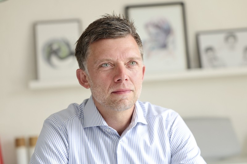 I 7. klasse er der igen klasseopdeling, når elever fra Guldbæk og Øster Hornum kommer til. Det vil sige, at Jesper Pedersens søn kigger ind i tre-fire år, hvor der er risiko for, at klasserne bliver øget og mindsket som en harmonika. Foto: Claus Søndberg