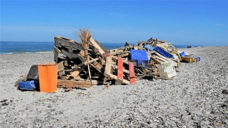 Der er fælles indsamling af skrald på strandene den kommende lørdag. Privatfoto