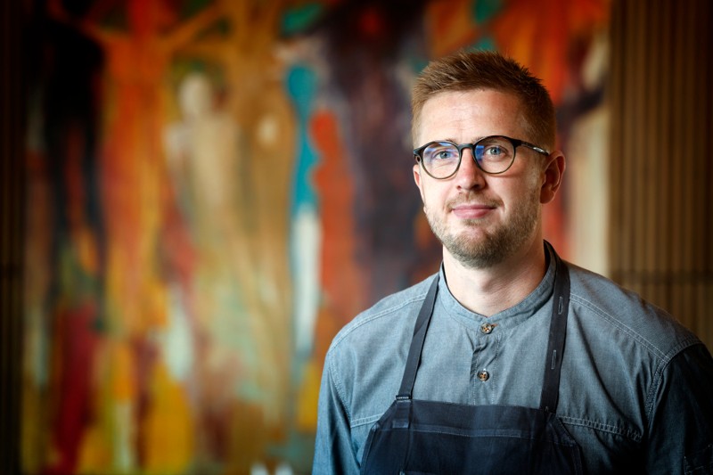 Rasmus O. Kardyb, der har rødder på Mors, har stået i spidsen for Limfjordens Hus i snart tre år - nu har restauranten vundet prisen som "Årets Læreplads", uddelt af Uddannelsescenter Holstebro.