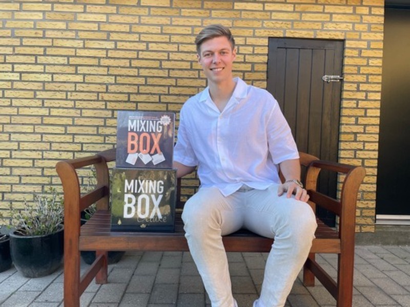 Jakob Hjorth fik for halvandet år siden en god idé, mens han stod i badet. Idéen var så god, at han og hans brætspil nu er på vej til det internationale marked. Privatfoto