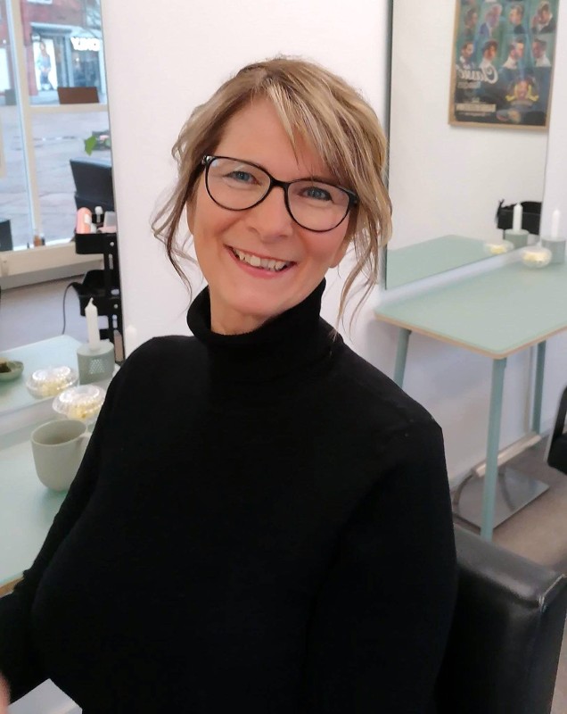 Gitte Lykke Andersen inviterer indenfor i præstegården i Vrensted til ro og refleksion.