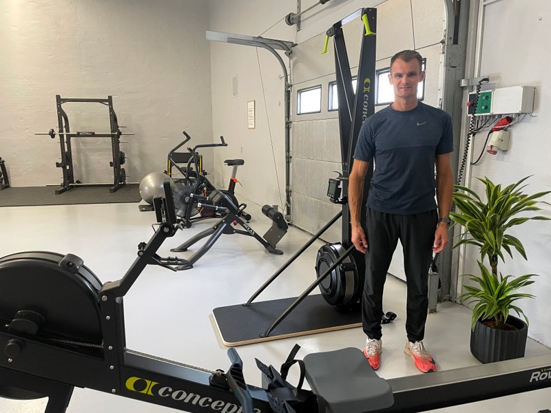 Tim Borup-Pedersen har nøje udvalgt maskinerne til det nye træningscenter.