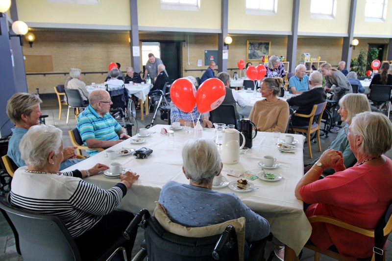 Alzheimerforeningen afviklede "Huskeuge", og det blev bl.a. markeret på Margrethelund med kaffe og huskekager.
