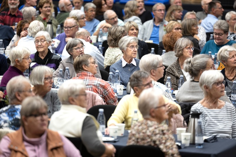 Cirka 400 frivillige indenfor det sociale felt i Hjørring Kommune var fredag eftermiddag samlet til festivitas i Idrætscenter Vendsyssel i Vrå.