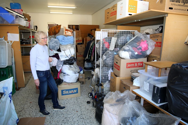 Danmissions genbrugsbutik kunne godt bruge flere frivillige til de store mængder genbrugstøj.