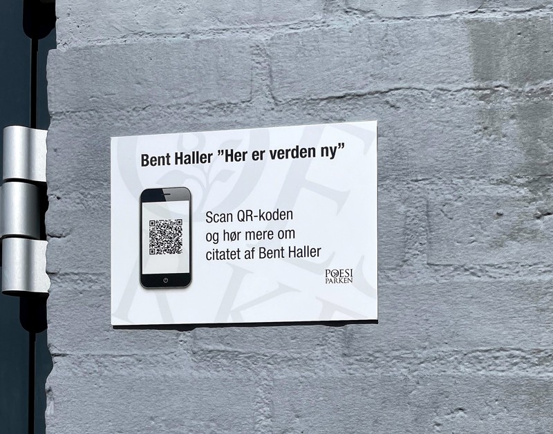 Via app'en StoryHunt kan du lave din egen poesivandring og få historierne bag nogle af kunstværkerne.