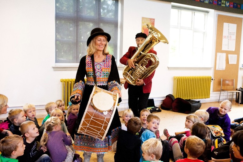 Klezmerduo var blandt de første, der præsenterede den sprudlende klezmermusik herhjemme, og de er garvede familiekoncertmusikere og fængende formidlere.