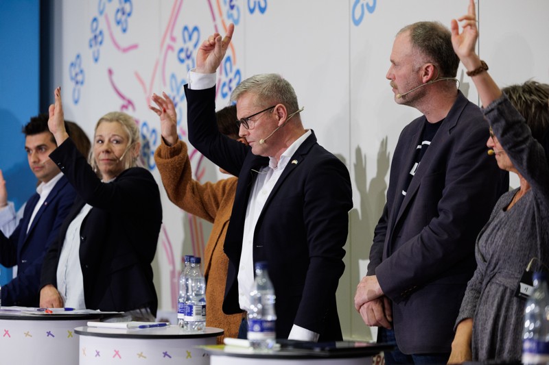 Første omgang af Nordjysk Valgtræf, der foregår i et samarbejde mellem TV 2 Nord, P4 Nordjylland og Nordjyske, blev afholdt på Vesthimmerlands Gymnasium i Aars. Alle partier deltog - både med ord og håndsoprækning.