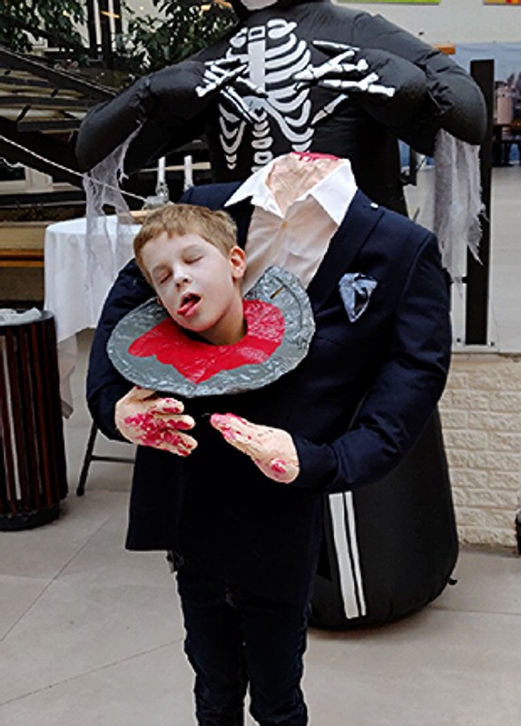 Elliot Sandberg - en tidligere vinder af Halloween-udklædningskonkurrencen i Hadsund. Hvem vinder i år?