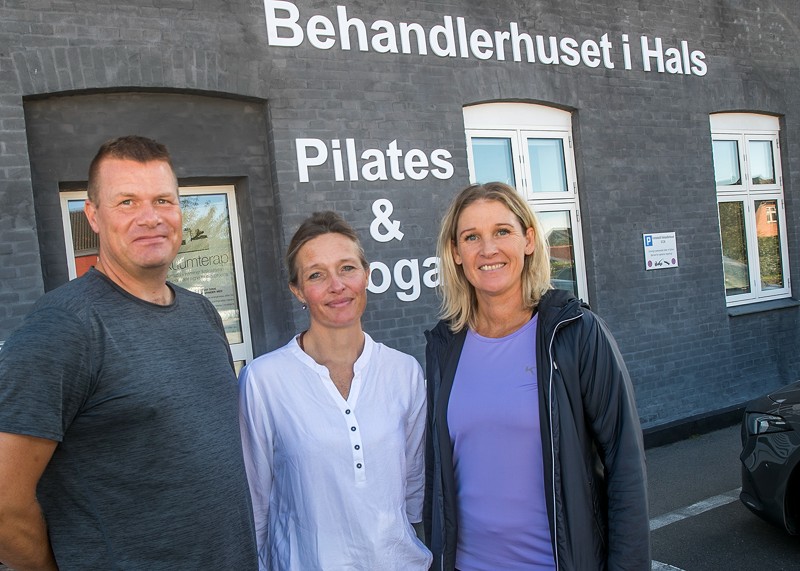 Heidimaya Foget har startet et nyt tilbud op hos Behandlerhuset Hals. Hun er her flankeret af de to indehavere Martin og Marianne Kjeldgaard Faurholdt