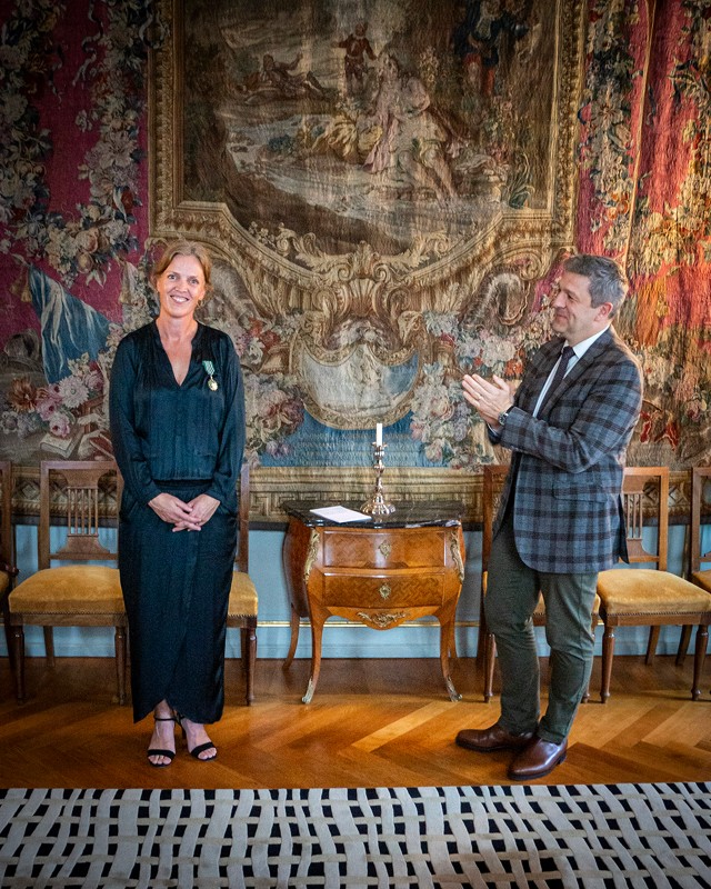 Den franske ambassadør Christophe Parisot tildelte tirsdag d. 25. oktober museumsdirektør Lisette Vind Ebbesen den franske orden på den franske ambassade i København.