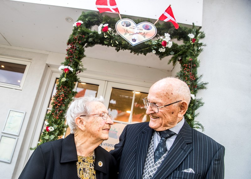 Emmy og Frits Aagaard har holdt sammen i 75 år. Forleden kunne de fejre kronjuvelbryllup