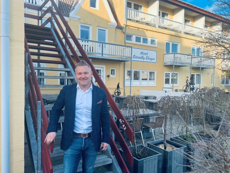 Thomas Luca Andreasen overtager fra nytår det traditionsrige Hotel Strandly i Skagen.