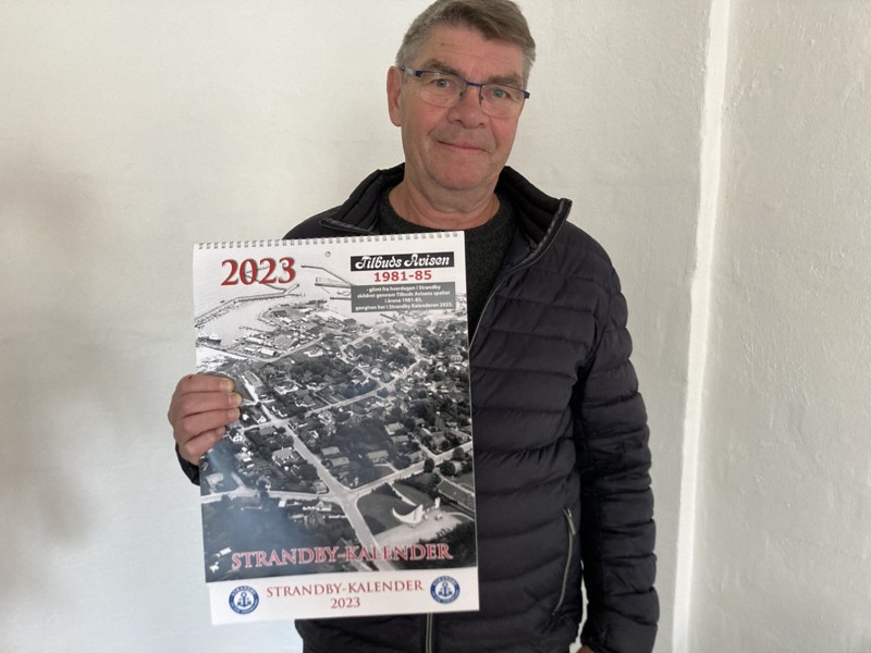 Hans Nepper fra Strandby FDF håber, at mange køber kalenderen.
