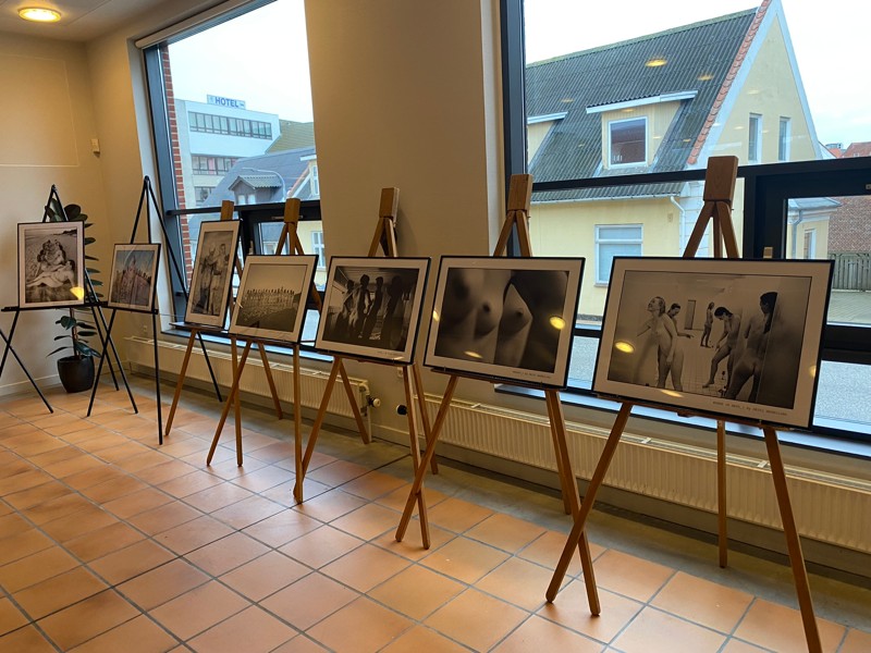 Bogen udkom 2. november, og det er første gang, at Heidi Maxmiling er ude på en skole med fotografierne.