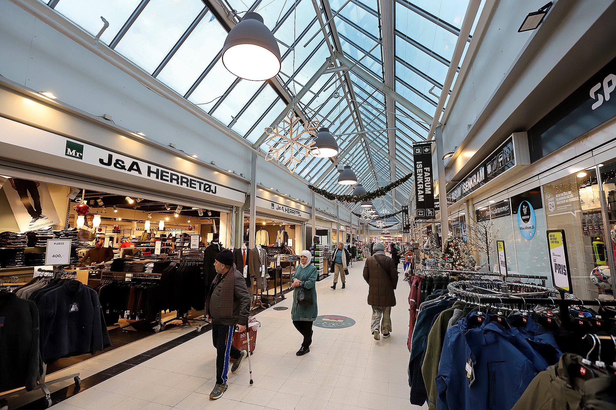 De handlende i Farum Bytorv skal foreløbig ikke bekymre sig om, hvor længe de parkerer på parkeringsarealerne.