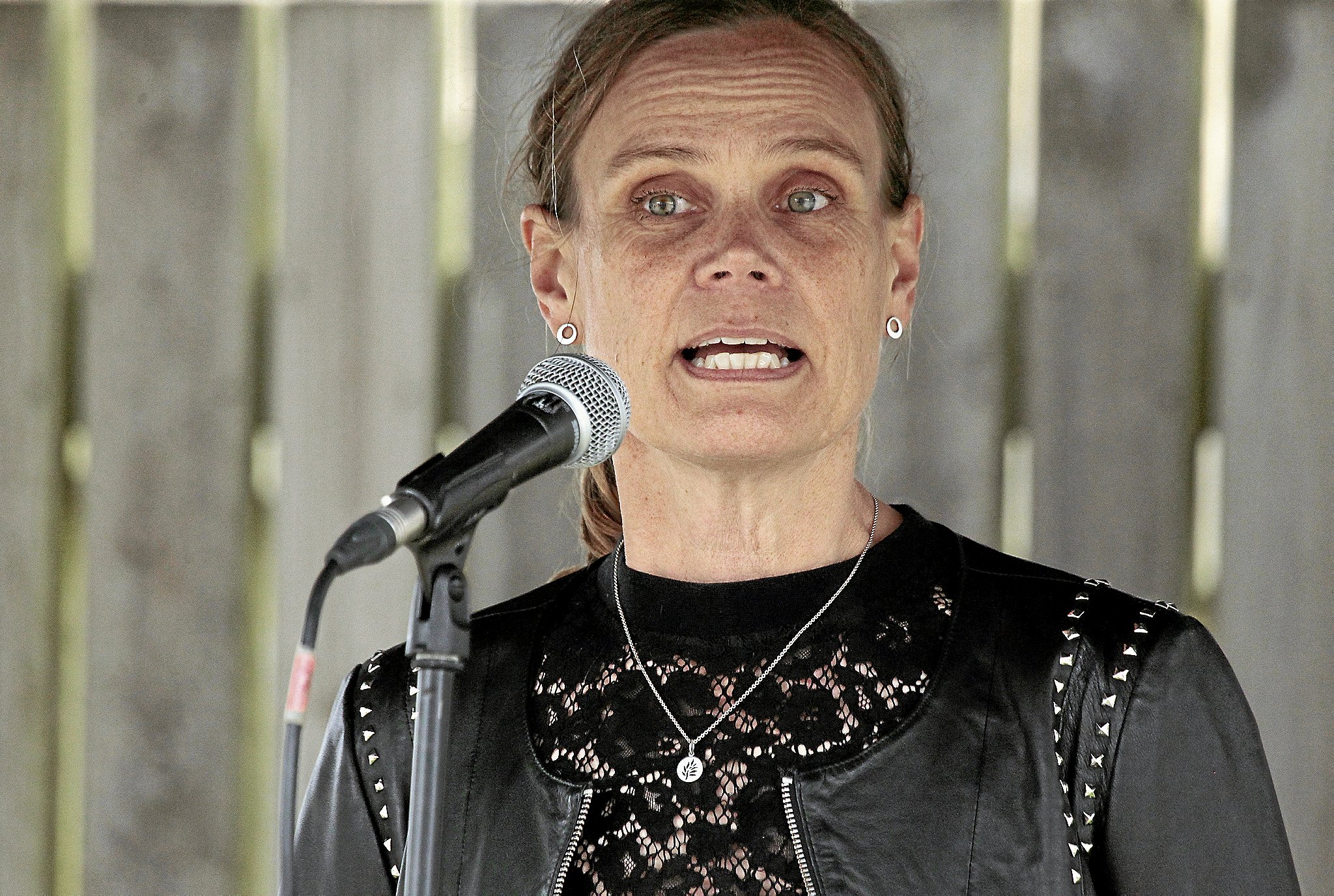 Merete Them Kjølholm har været en del af konstitueringen i Allerød i otte år, men valgte tirsdag at forlade konstitueringsaftalen, der fra årsskiftet gør Venstres Clara Rao til borgmester.