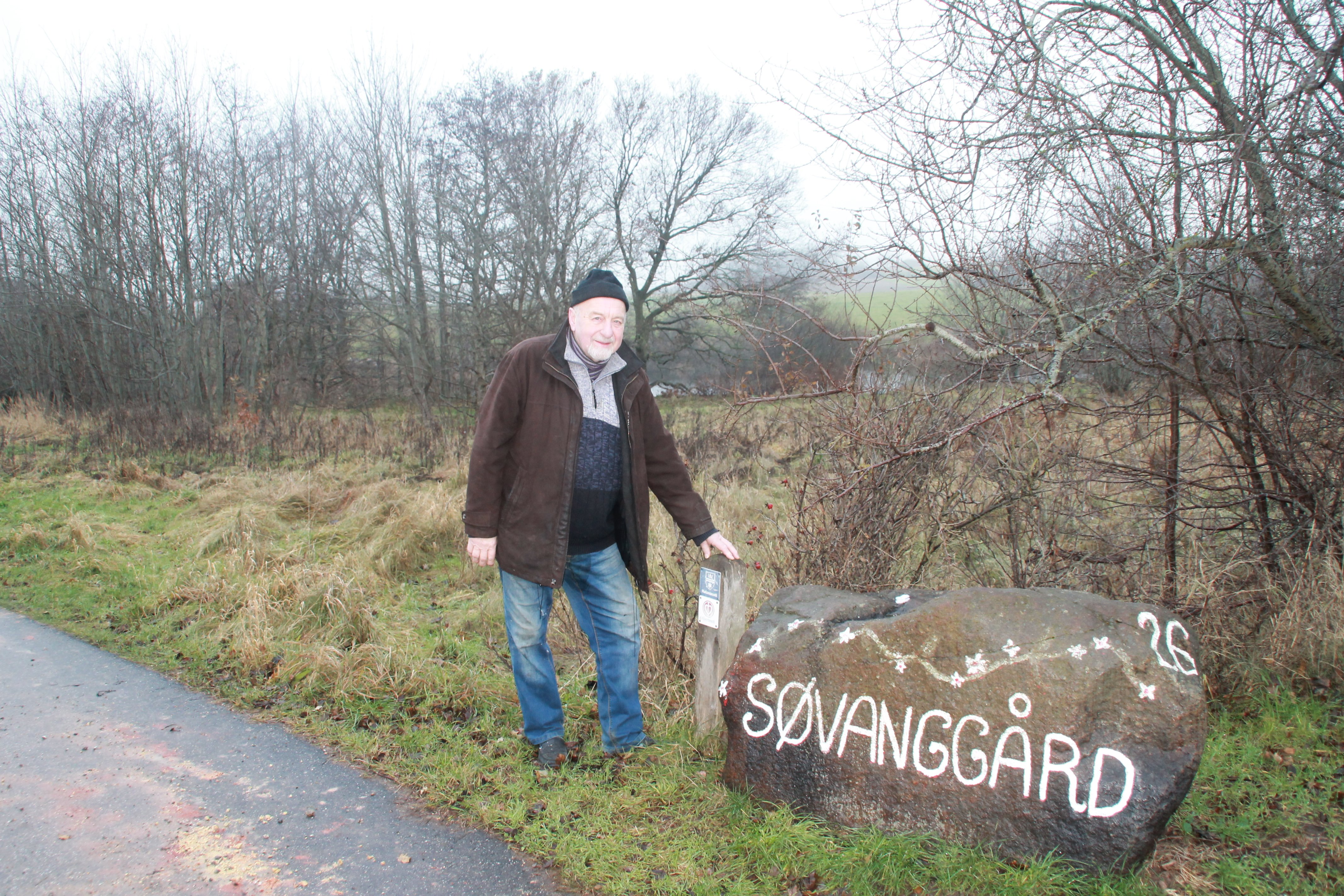 Karsten Andersen er tætteste nabo til den lille sø i Brederød